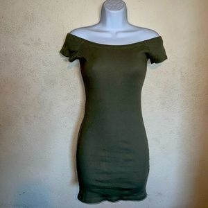 💚BEAUTIFUL GREEN DRESS💚